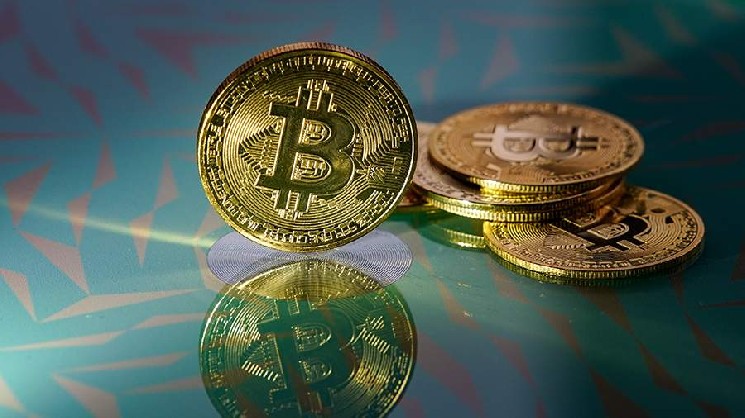 Эксперт заявил о коррекционной фазе котировок биткоинов после пика в $123 тыс.